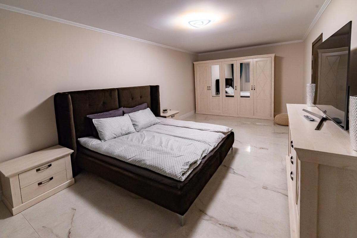 Moky Rezident 2 Arad Exterior foto