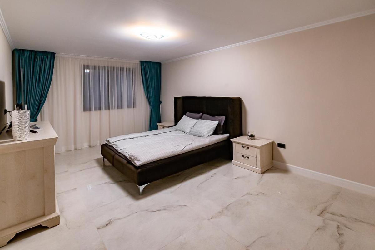 Moky Rezident 2 Arad Exterior foto